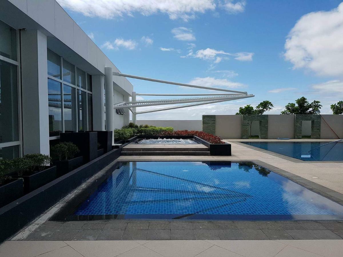 Apartment Sea View At Mactan Newtown Lapu-Lapu City Exteriör bild